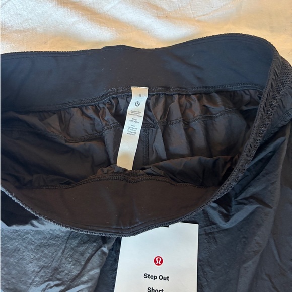 Lululemon Black Step Out Short - Picture 2 of 3